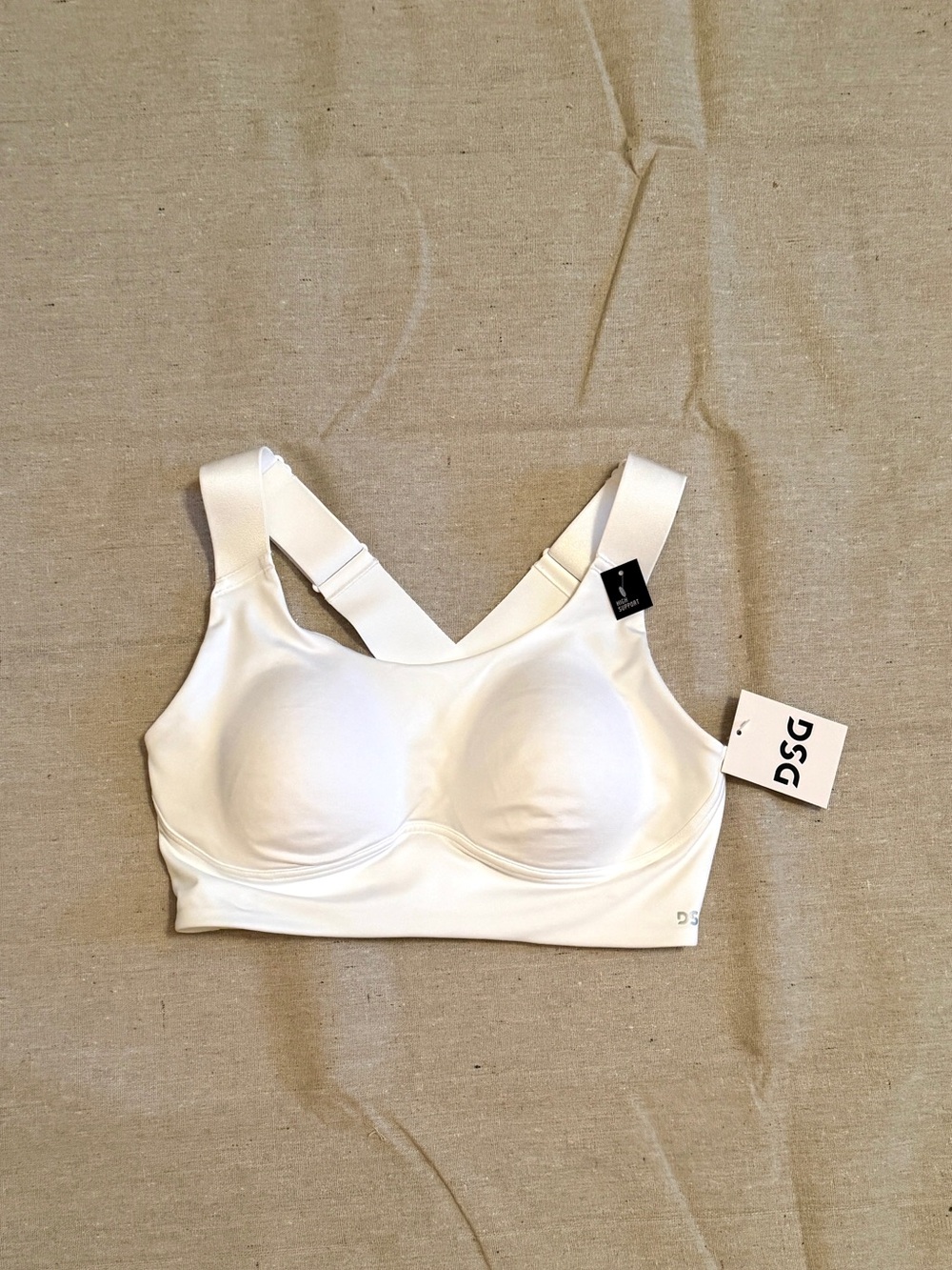 NWT DSG White Do It All Sports Bra Medium High Support Strappy Criss Cross